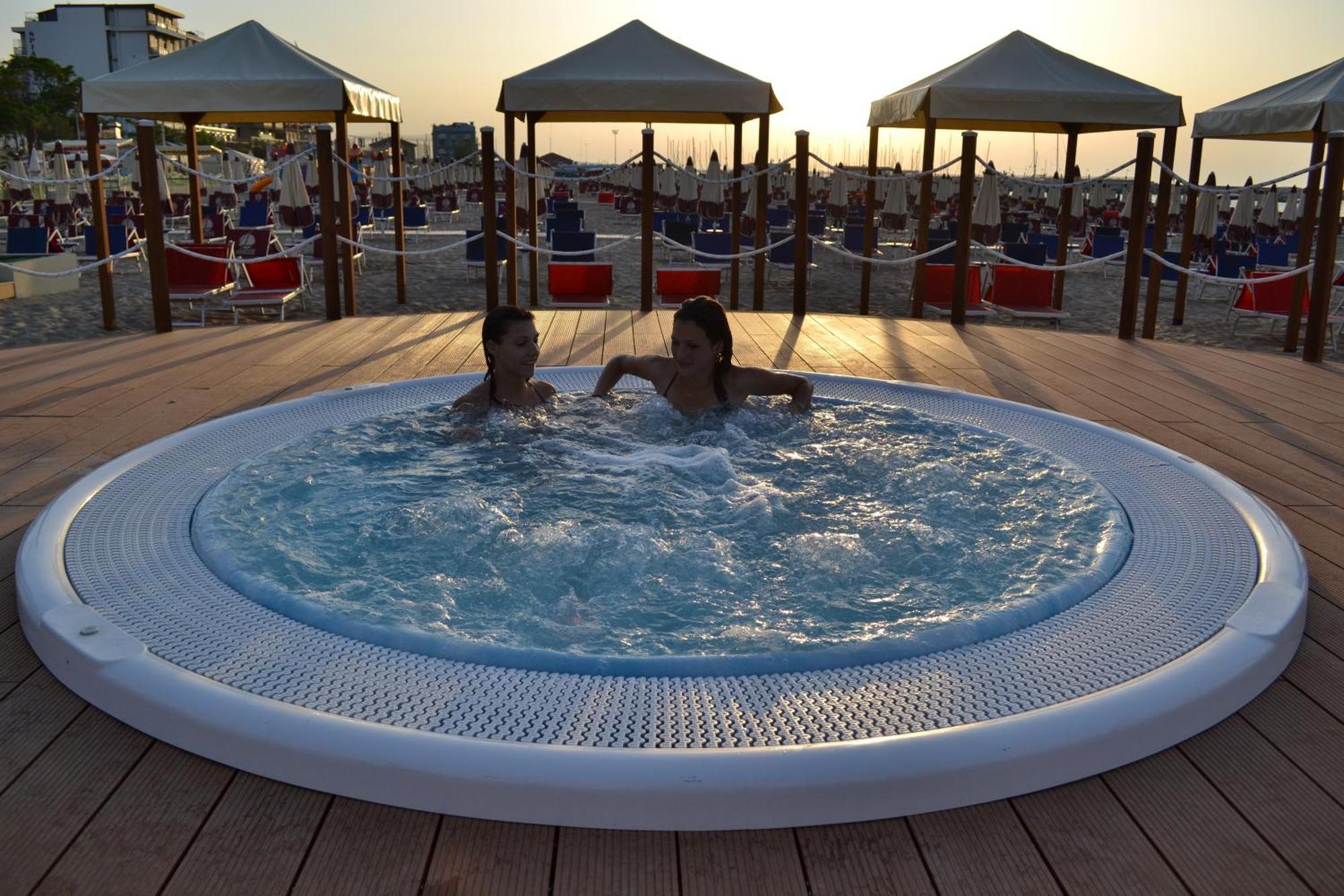 Hotel Nord Est Gabicce Mare Kültér fotó