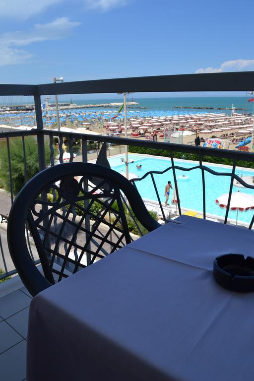 Hotel Nord Est Gabicce Mare Kültér fotó