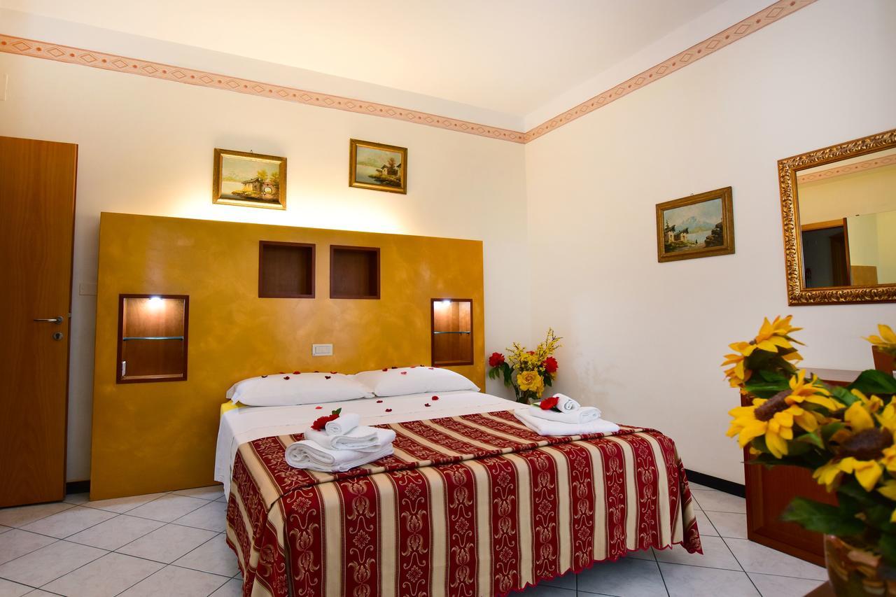 Hotel Nord Est Gabicce Mare Kültér fotó
